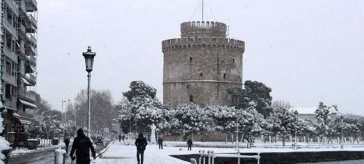 H «Υπατία» σαρώνει τη χώρα: Πυκνή χιονόπτωση στη Θεσσαλονίκη -Στους -1 ο υδράργυρος